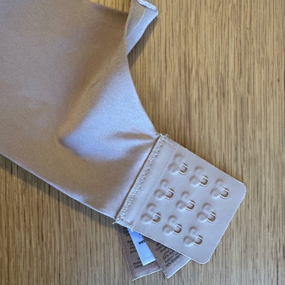 SKIMS pierced nipple bra. Worn once - Picture 7 of 8